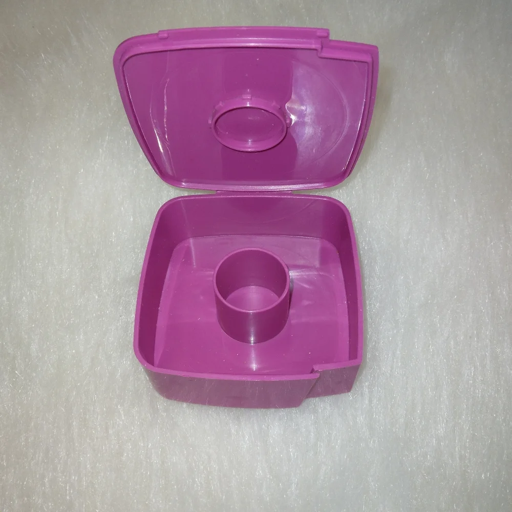 TUPPERWARE Lable Dispenser in Pink/Purple